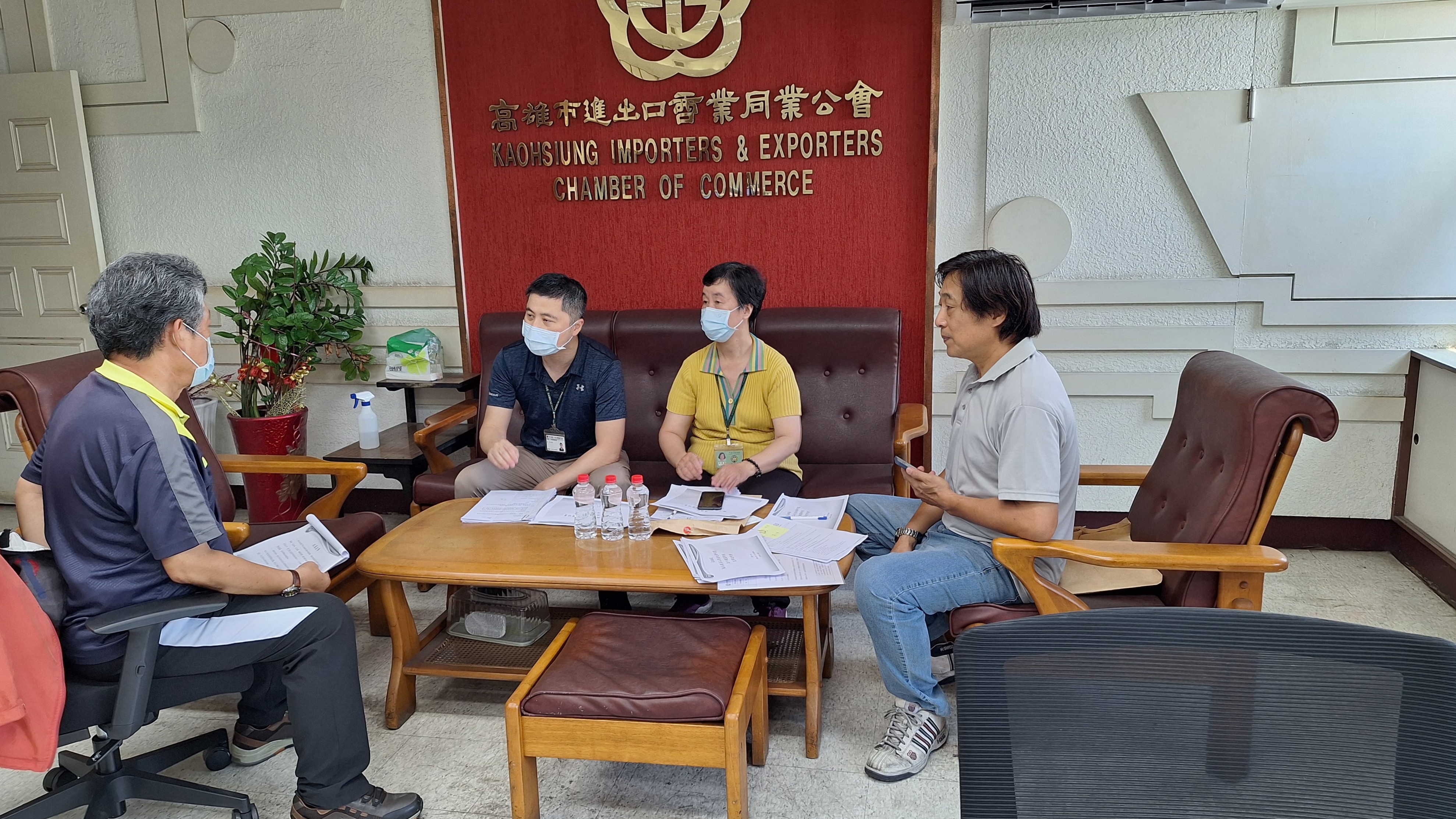 高雄關赴高雄市進出口商業同業公會宣導新制