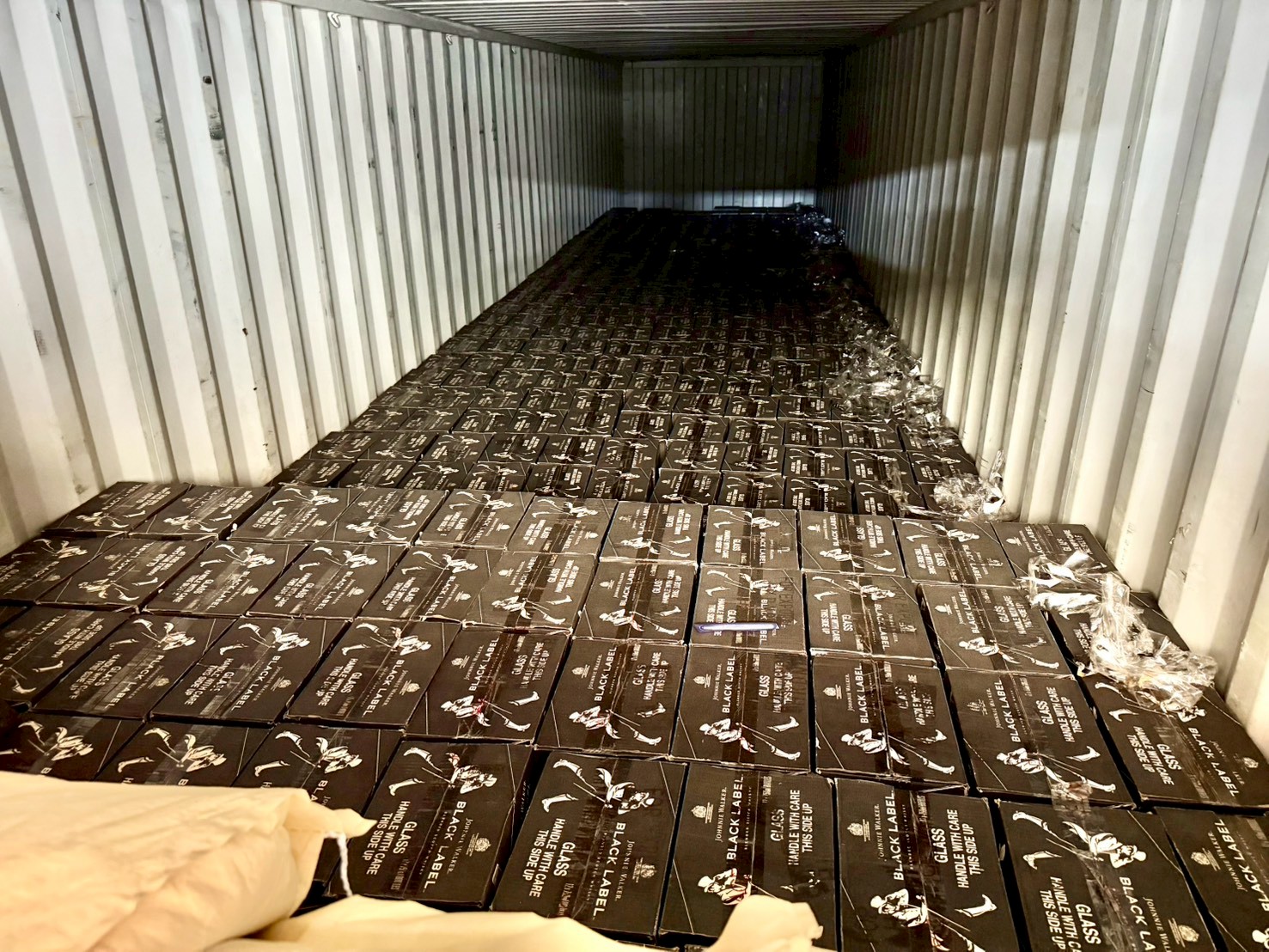 高雄關緝獲走私洋酒3