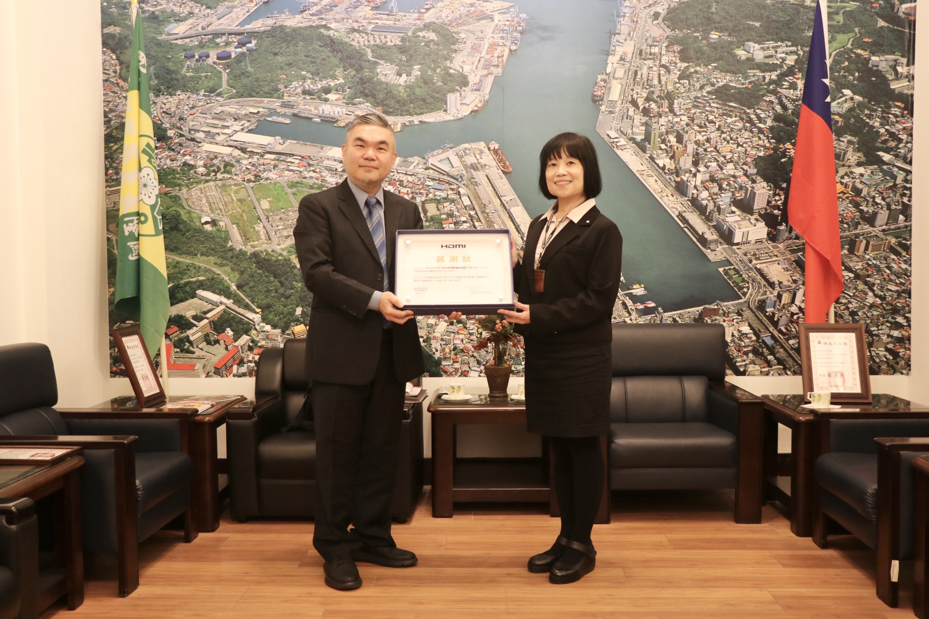 基隆關致力查緝仿冒獲迴響 台灣高清數位智財有限公司致贈感謝狀表達謝意